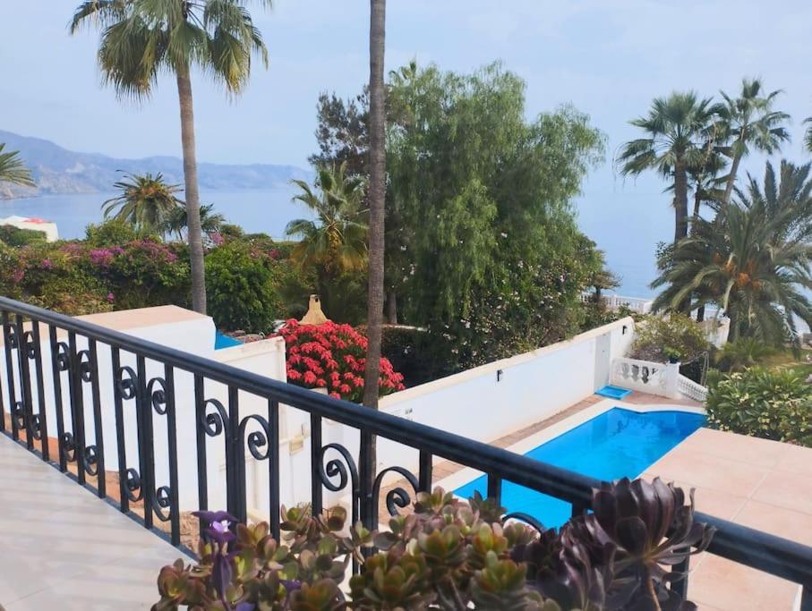 Beautiful 2 Bedroom In Calle Carabeo, Nerja Zewnętrze zdjęcie