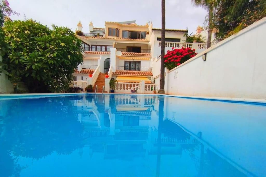 Beautiful 2 Bedroom In Calle Carabeo, Nerja Zewnętrze zdjęcie