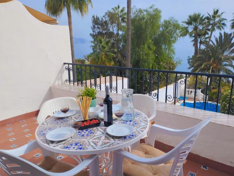Beautiful 2 Bedroom In Calle Carabeo, Nerja Zewnętrze zdjęcie