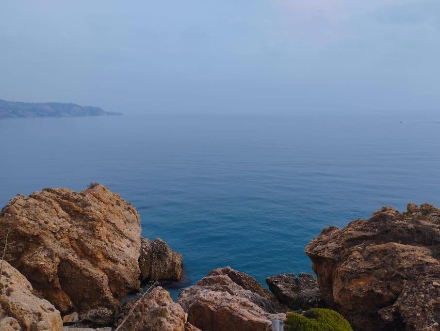 Beautiful 2 Bedroom In Calle Carabeo, Nerja Zewnętrze zdjęcie