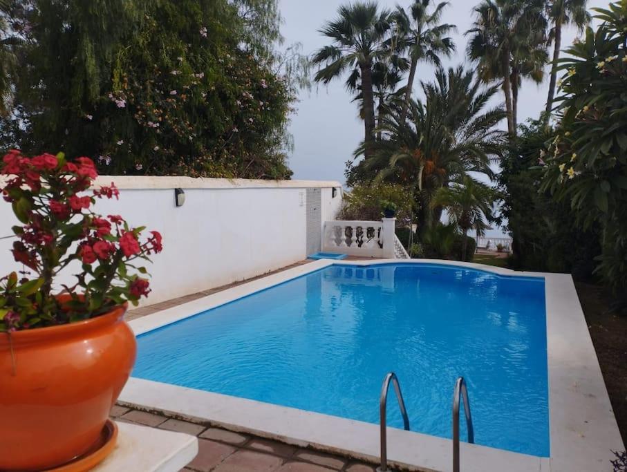 Beautiful 2 Bedroom In Calle Carabeo, Nerja Zewnętrze zdjęcie