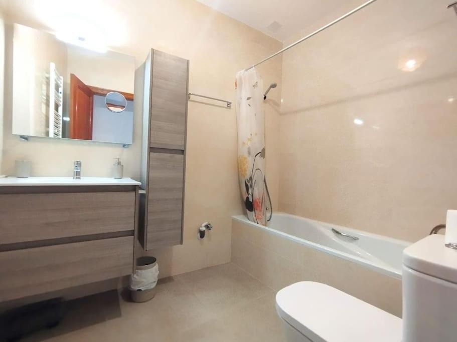 Beautiful 2 Bedroom In Calle Carabeo, Nerja Zewnętrze zdjęcie