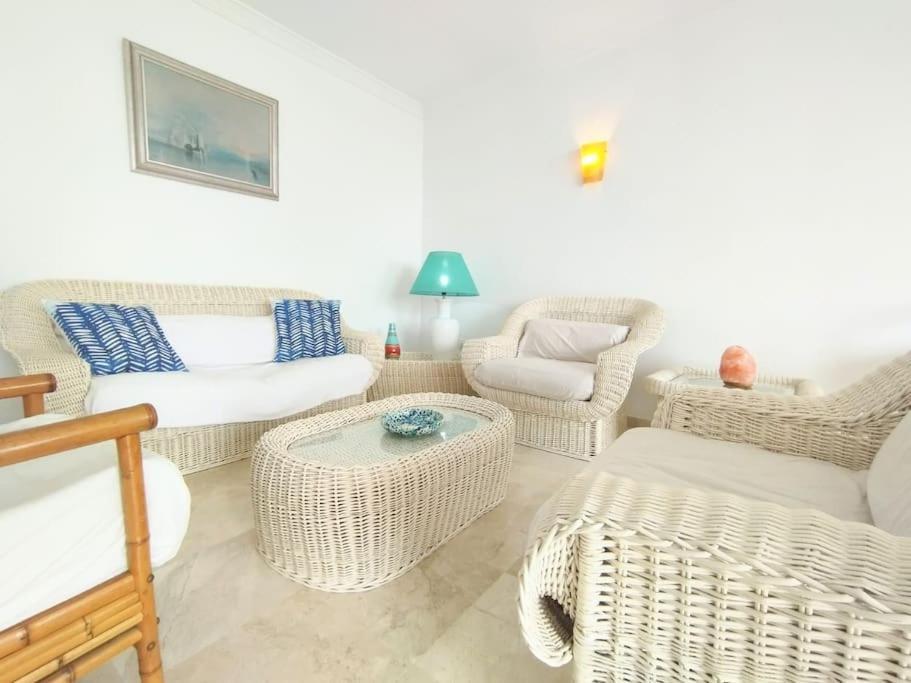 Beautiful 2 Bedroom In Calle Carabeo, Nerja Zewnętrze zdjęcie