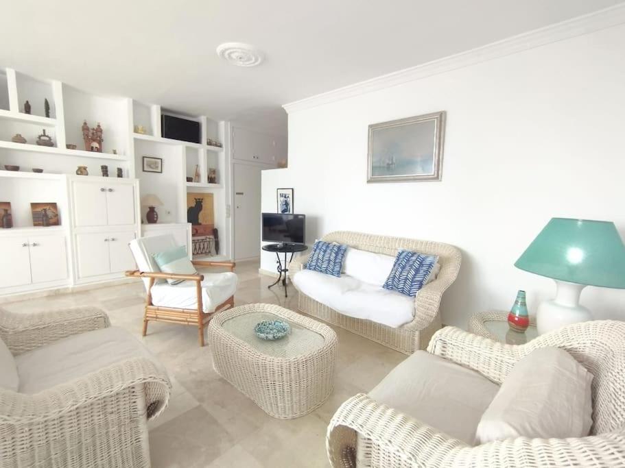 Beautiful 2 Bedroom In Calle Carabeo, Nerja Zewnętrze zdjęcie